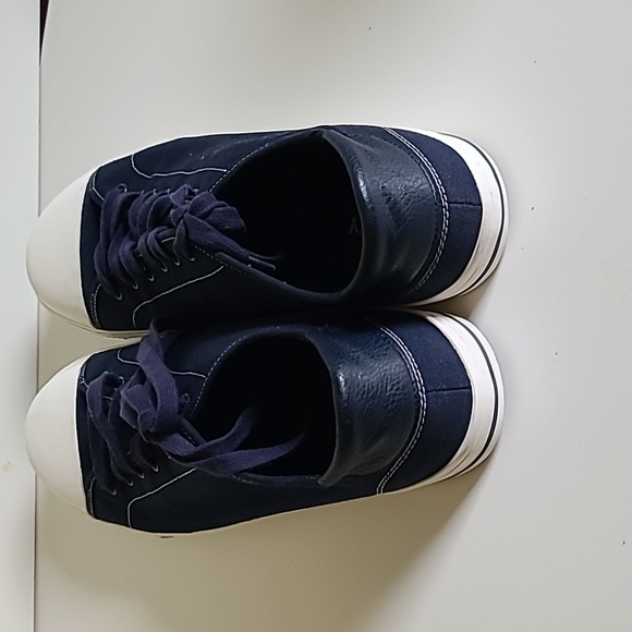 Man's Old-Navy Canvas Lace-up sneakers - Picture 4 of 9